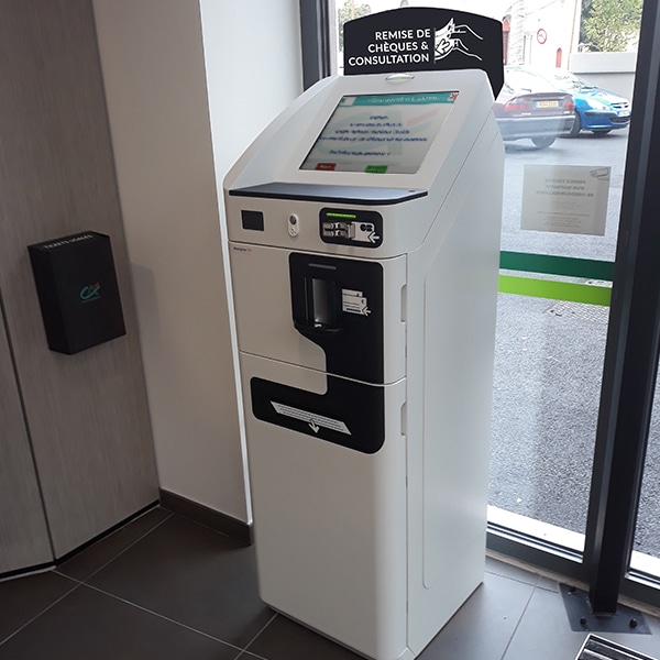 iagona-produit-situation-s10-borne-remise-cheque-banque-img05-fr