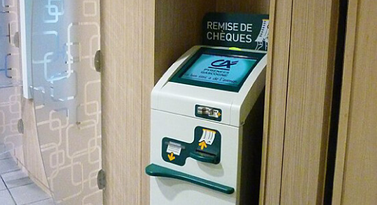Crédit Agricole, pioneers in the digitalisation of the customer experience, decided to provide its customers with innovative cheque deposit solutions.
