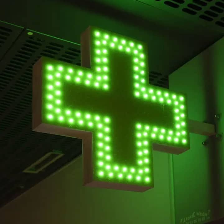 Digital signage in pharmacies - Iagona